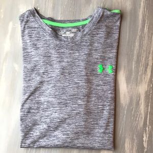 Men’s large heat gear T-shirt.